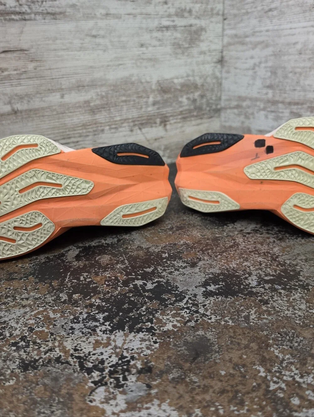 Womens New Balance Fuelcell Rebel V4 Running Shoes Sz 9.5 Used WFCXCC4